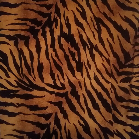 Size 12 dress for a night out on the town or work. - Picture 2 of 4